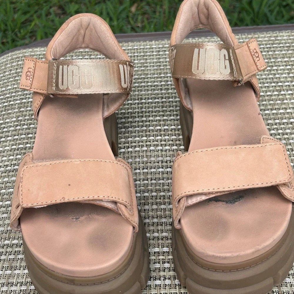UGG Women's Ashton Ankle Size 8 Leather Platform Sandals 9.5